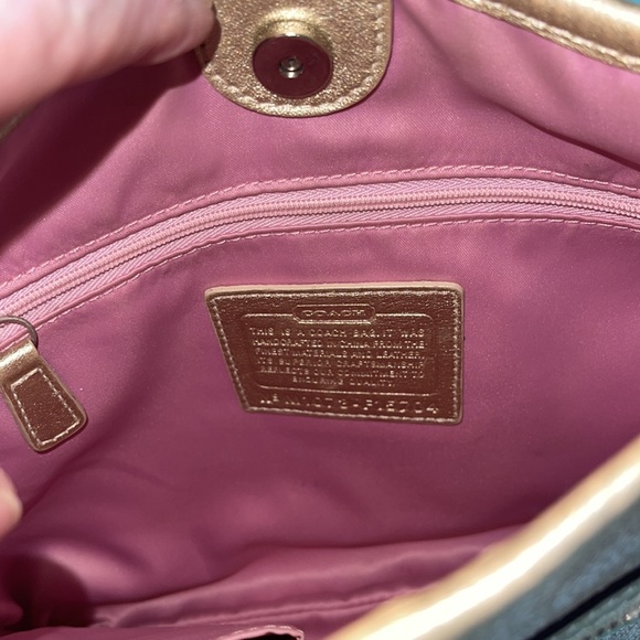 Coach shoulder purse champagne and gold - Picture 4 of 9